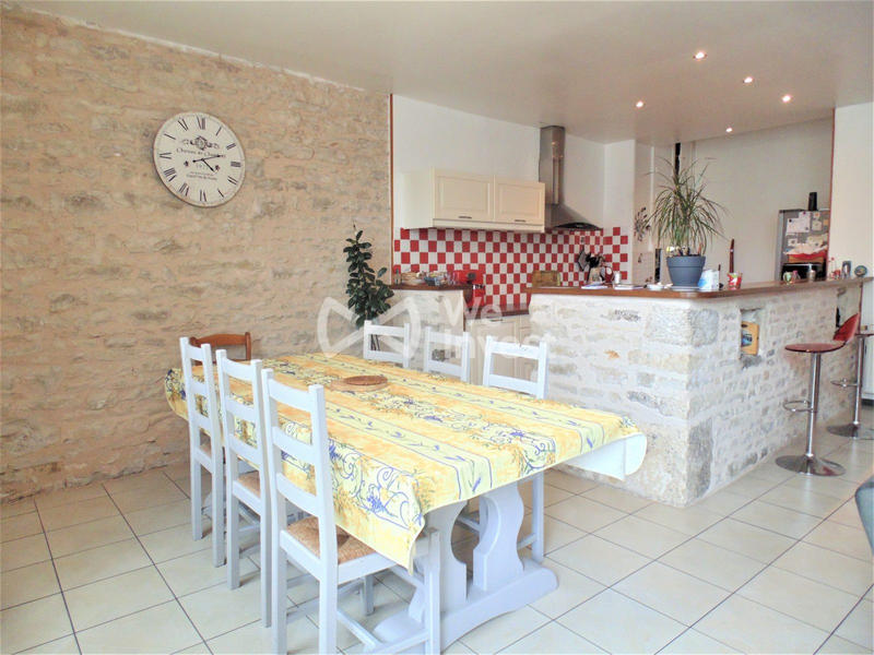 Maison - 240 m² - 6 pièces