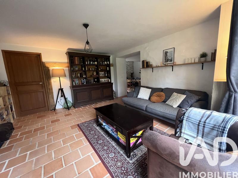 Maison - 230 m² - 7 pièces