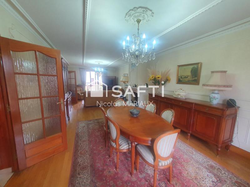 Maison - 227 m² - 9 pièces