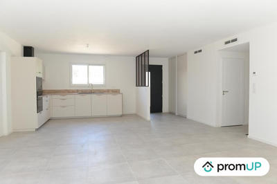 Maison - 98 m² - 4 pièces