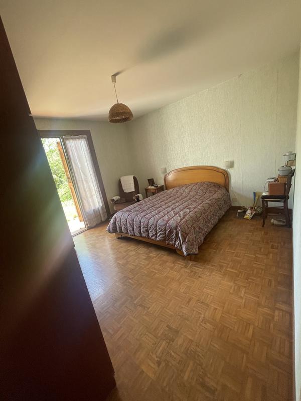 Villa - 90 m² - 5 pièces