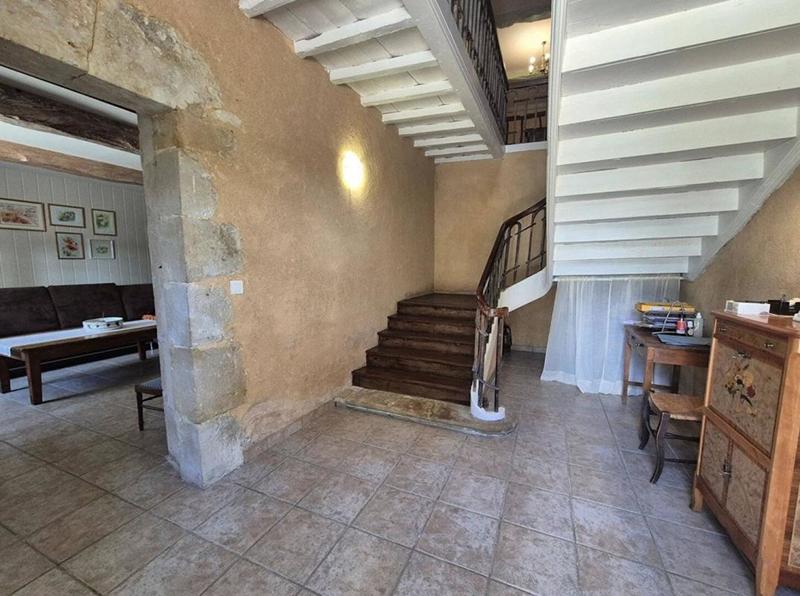 Maison - 400 m² - 11 pièces