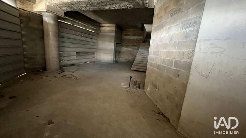 Local commercial - 968 m²