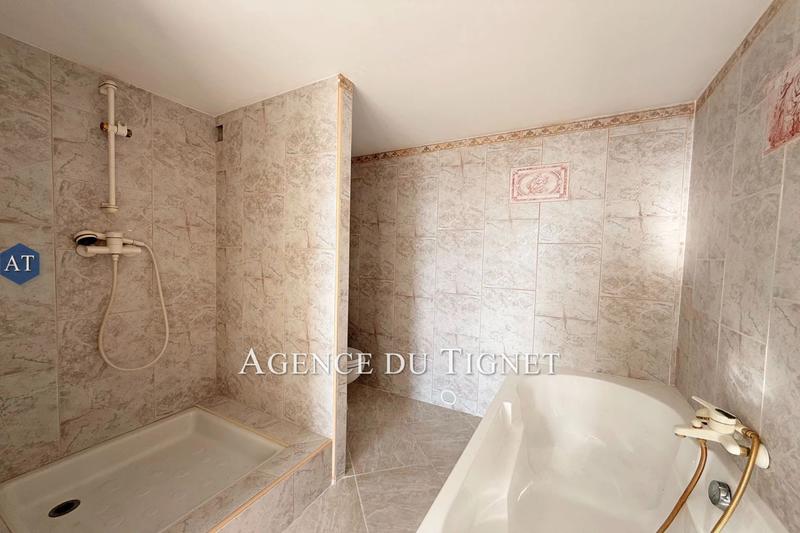 Maison - 217 m² - 6 pièces