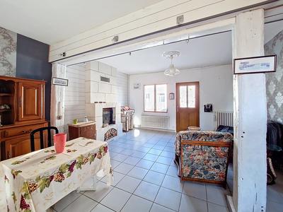 Maison - 90 m² - 4 pièces