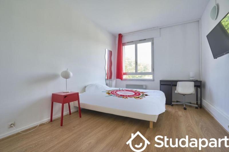 Chambre - 14 m² - 1 pièce