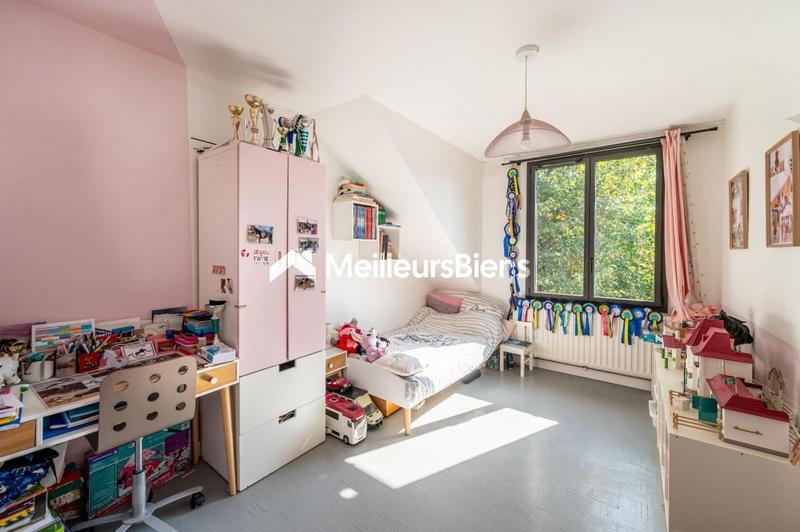 Maison - 140 m² - 8 pièces