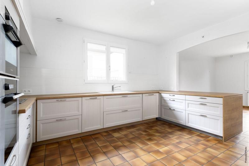 Maison - 140 m² - 5 pièces