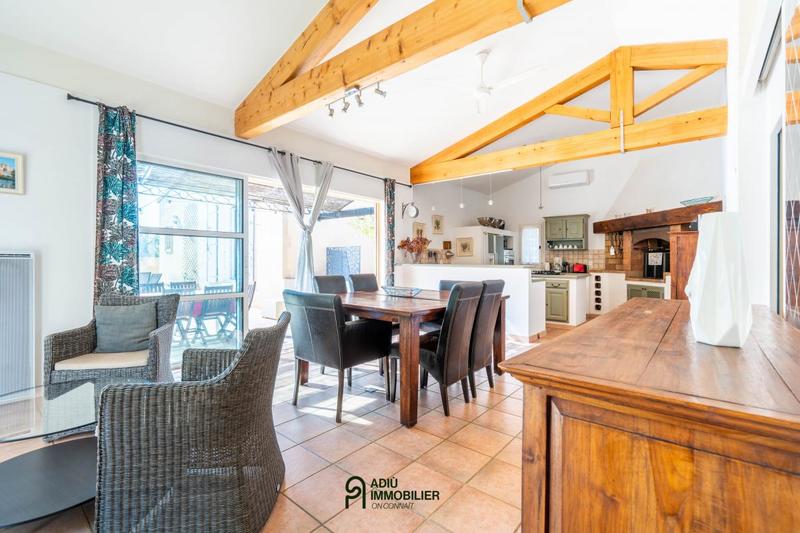 Propriété - 335 m² - 10 pièces