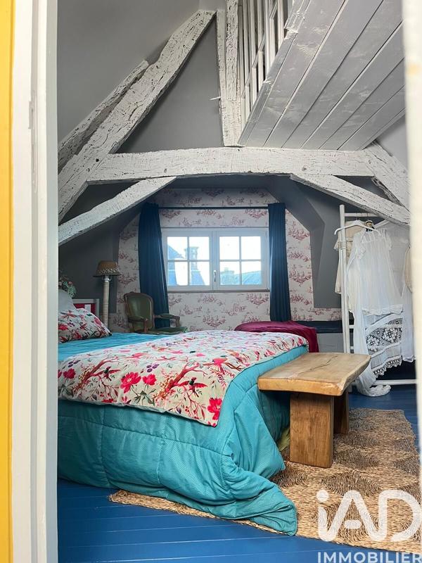 Maison - 220 m² - 7 pièces