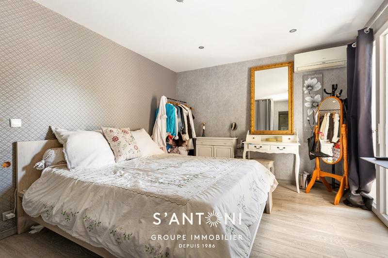 Maison - 276 m² - 6 pièces