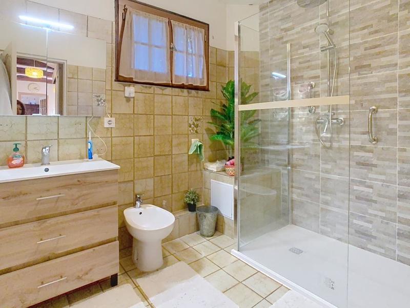 Villa - 261 m² - 8 pièces