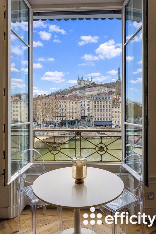 Appartement bourgeois - 107 m² - 3 pièces