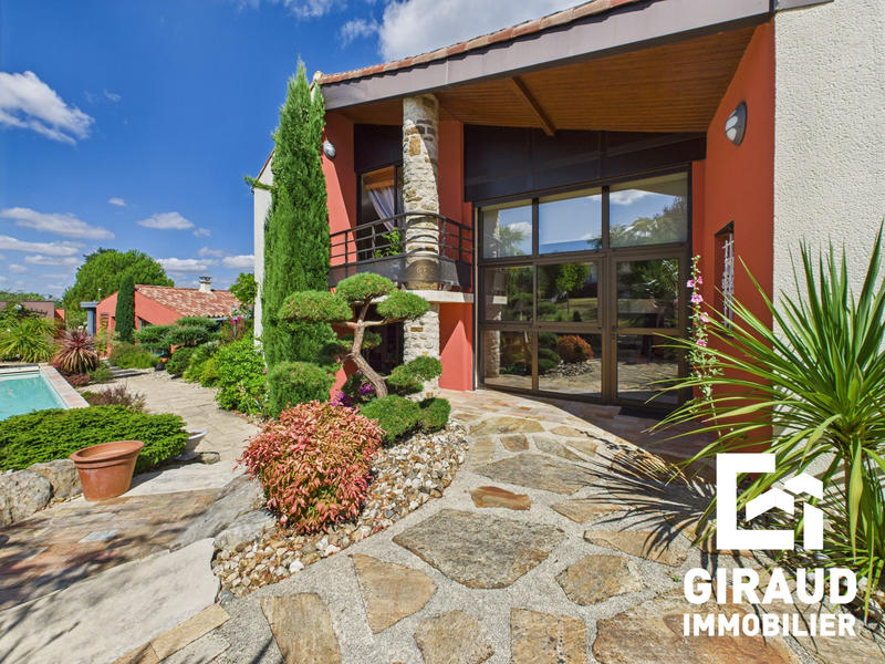 Villa - 220 m² - 10 pièces