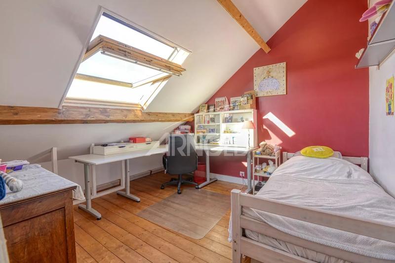 Maison - 217 m² - 8 pièces