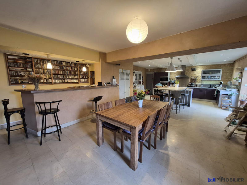 Maison ancienne - 244 m² - 7 pièces