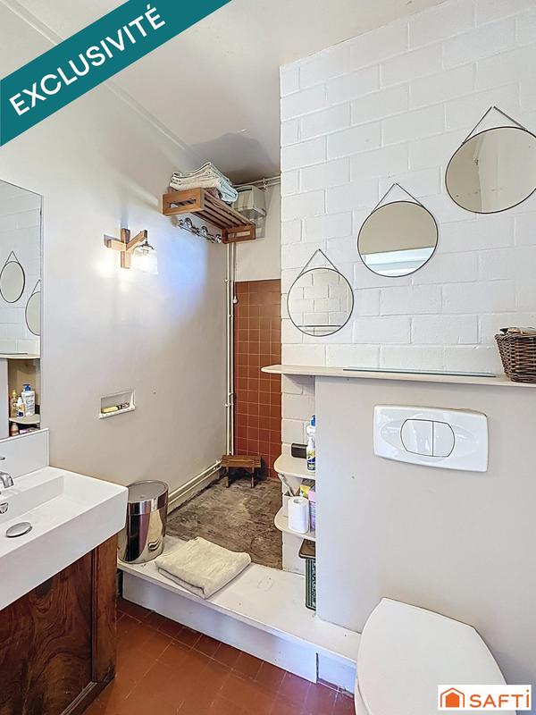 Maison - 222 m² - 8 pièces