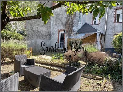 Maison - 180 m² - 7 pièces