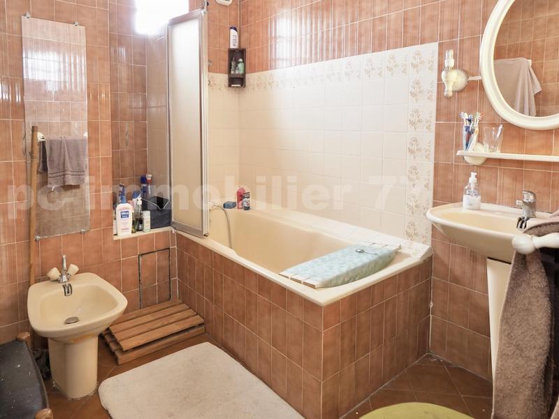 Maison traditionnelle - 154 m² - 7 pièces