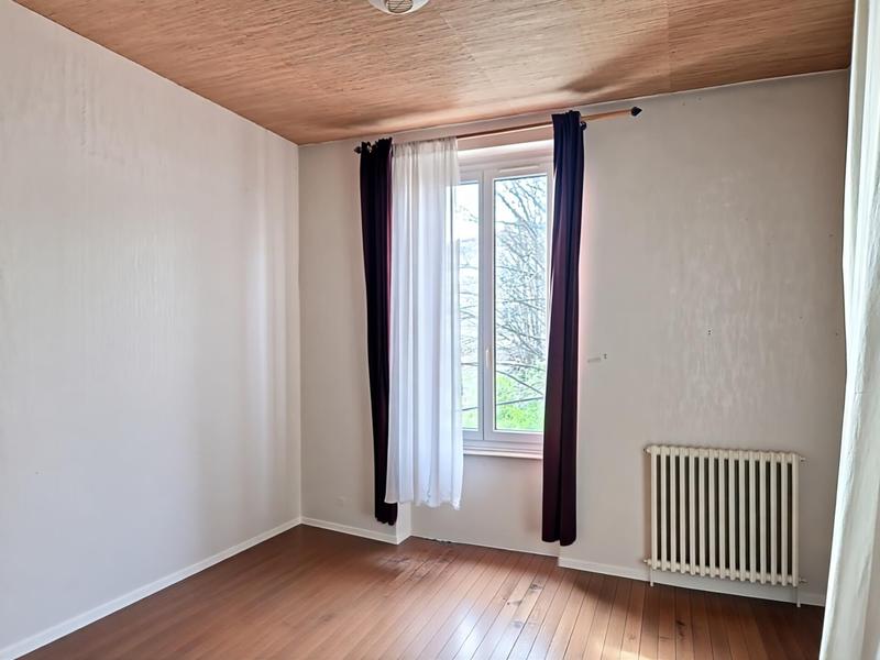 Maison - 214 m² - 7 pièces