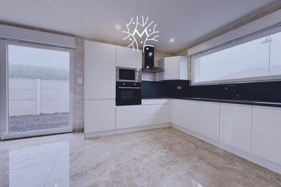 Maison - 94 m² - 4 pièces