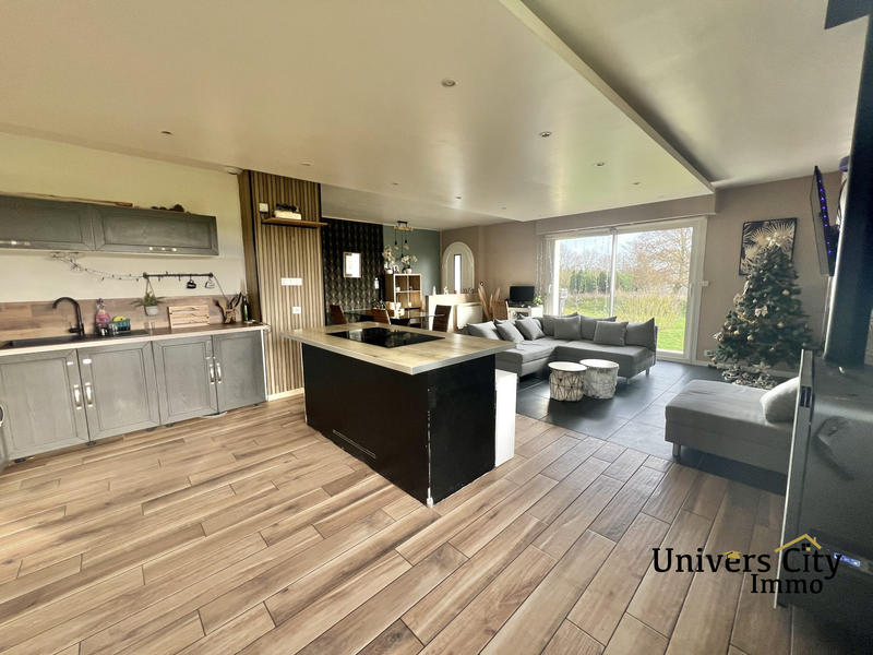 Maison - 94 m² - 5 pièces