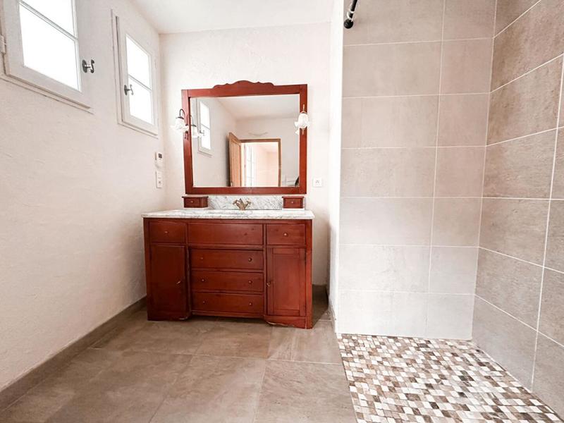 Maison - 196 m² - 8 pièces