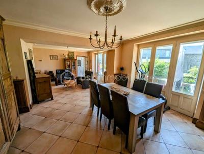Maison - 148 m² - 6 pièces