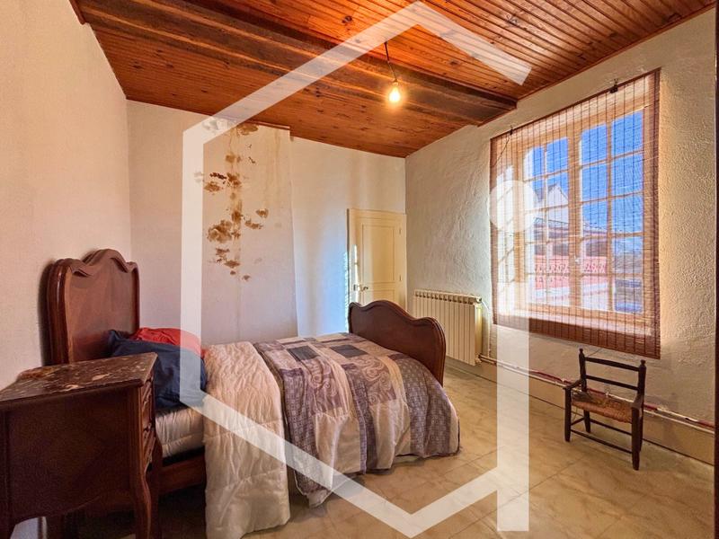 Maison - 218 m² - 9 pièces