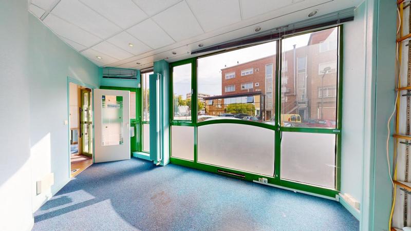 Bureau - 84 m² - 6 pièces