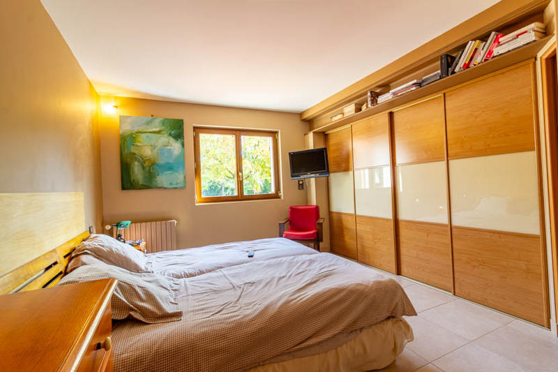 Maison - 300 m² - 8 pièces