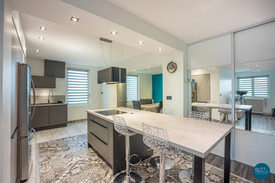 Maison - 180 m² - 8 pièces