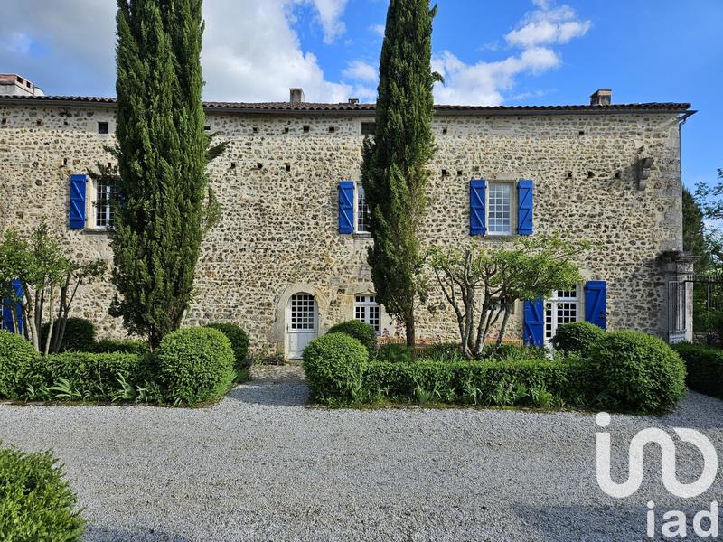 Maison - 365 m² - 7 pièces