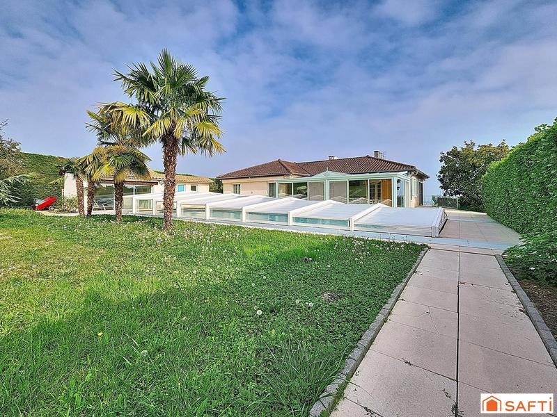 Villa - 250 m² - 9 pièces