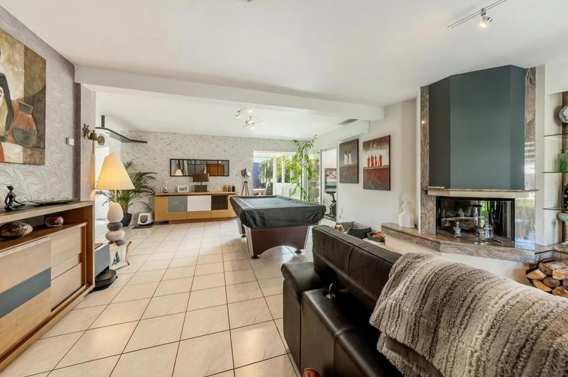 Maison - 186 m² - 7 pièces