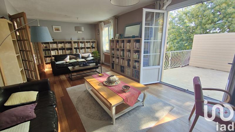 Maison - 215 m² - 10 pièces