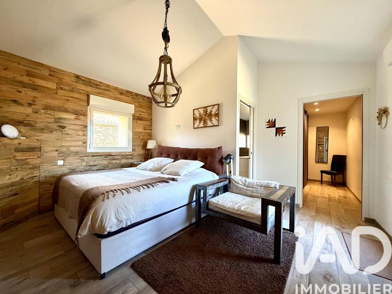 Maison - 180 m² - 7 pièces