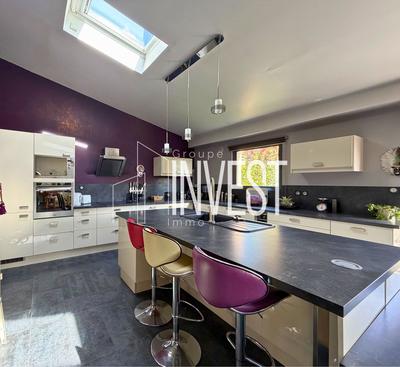 Maison - 246 m² - 5 pièces