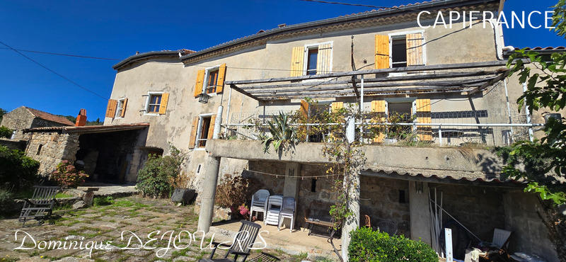 Maison - 250 m² - 8 pièces