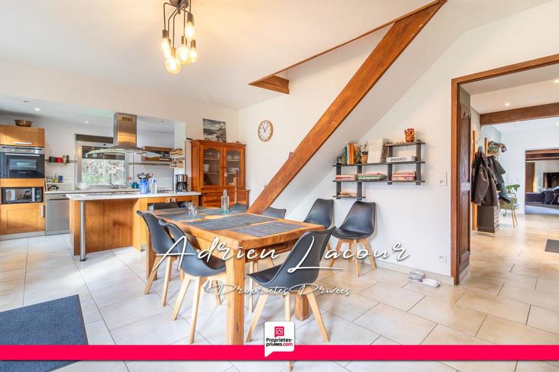 Maison - 206 m² - 7 pièces