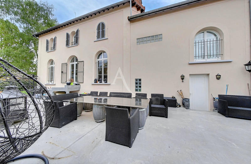 Maison - 172 m² - 6 pièces