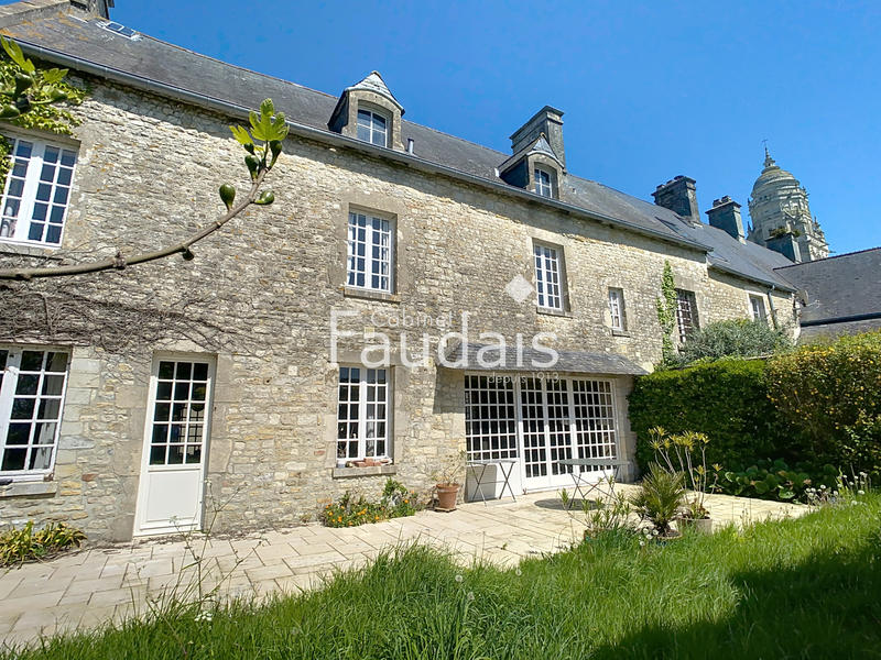 Maison de village - 230 m² - 8 pièces