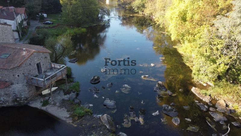 Moulin - 235 m² - 8 pièces