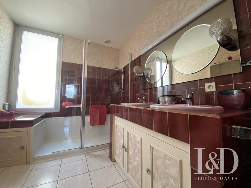 Maison - 155 m² - 8 pièces