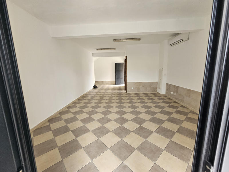Local commercial - 52 m² - 1 pièce