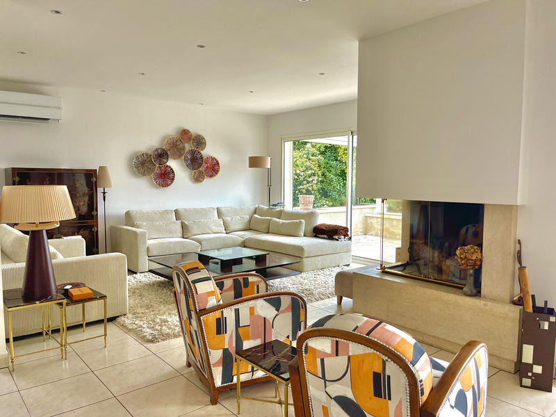 Villa - 228 m² - 6 pièces