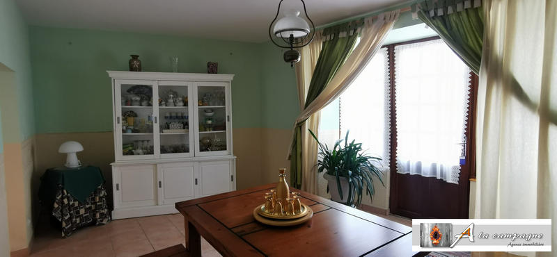 Maison - 200 m² - 11 pièces