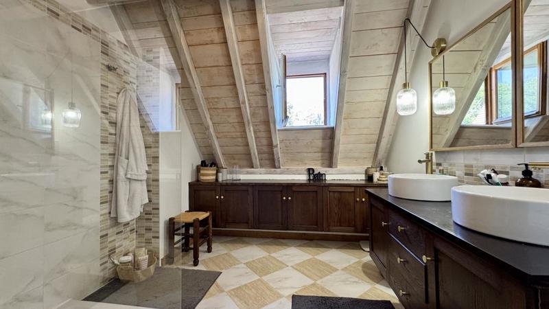 Corps de ferme - 250 m² - 11 pièces