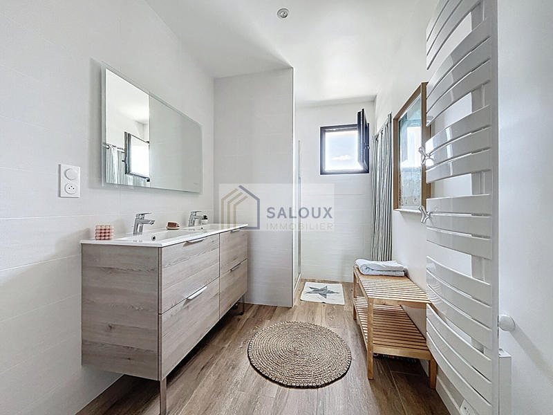 Maison - 184 m² - 7 pièces