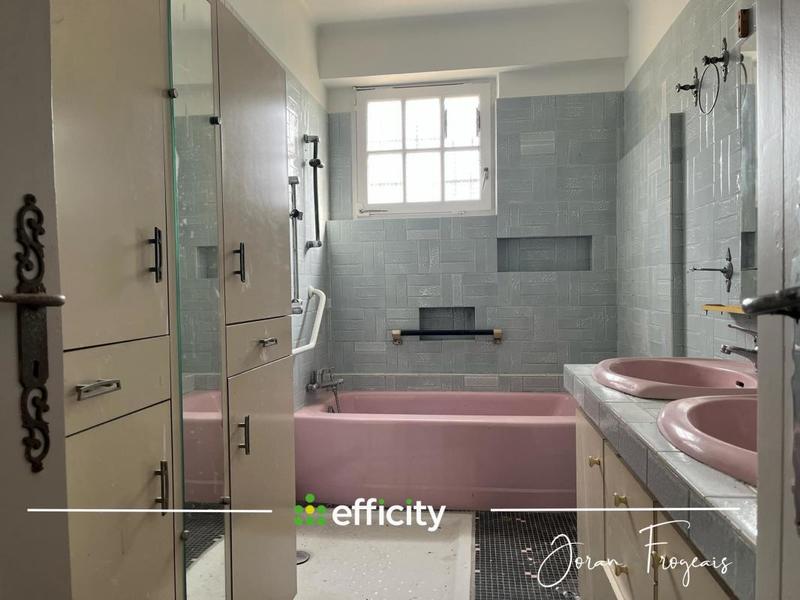 Maison - 180 m² - 10 pièces